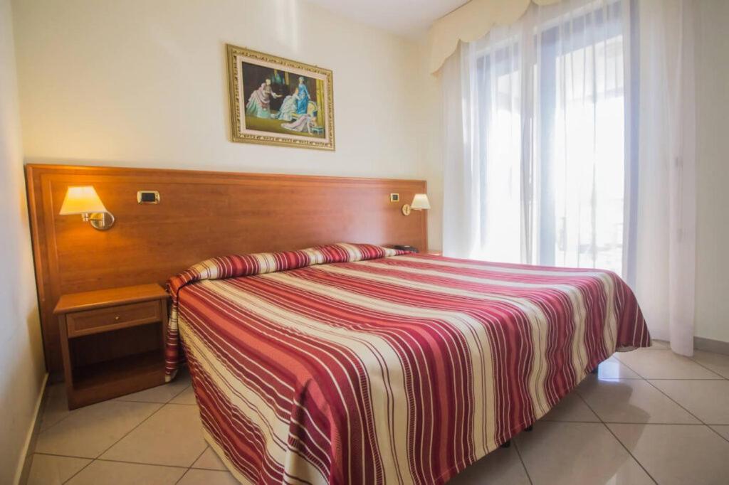 Hotel Jolly Modugno Esterno foto